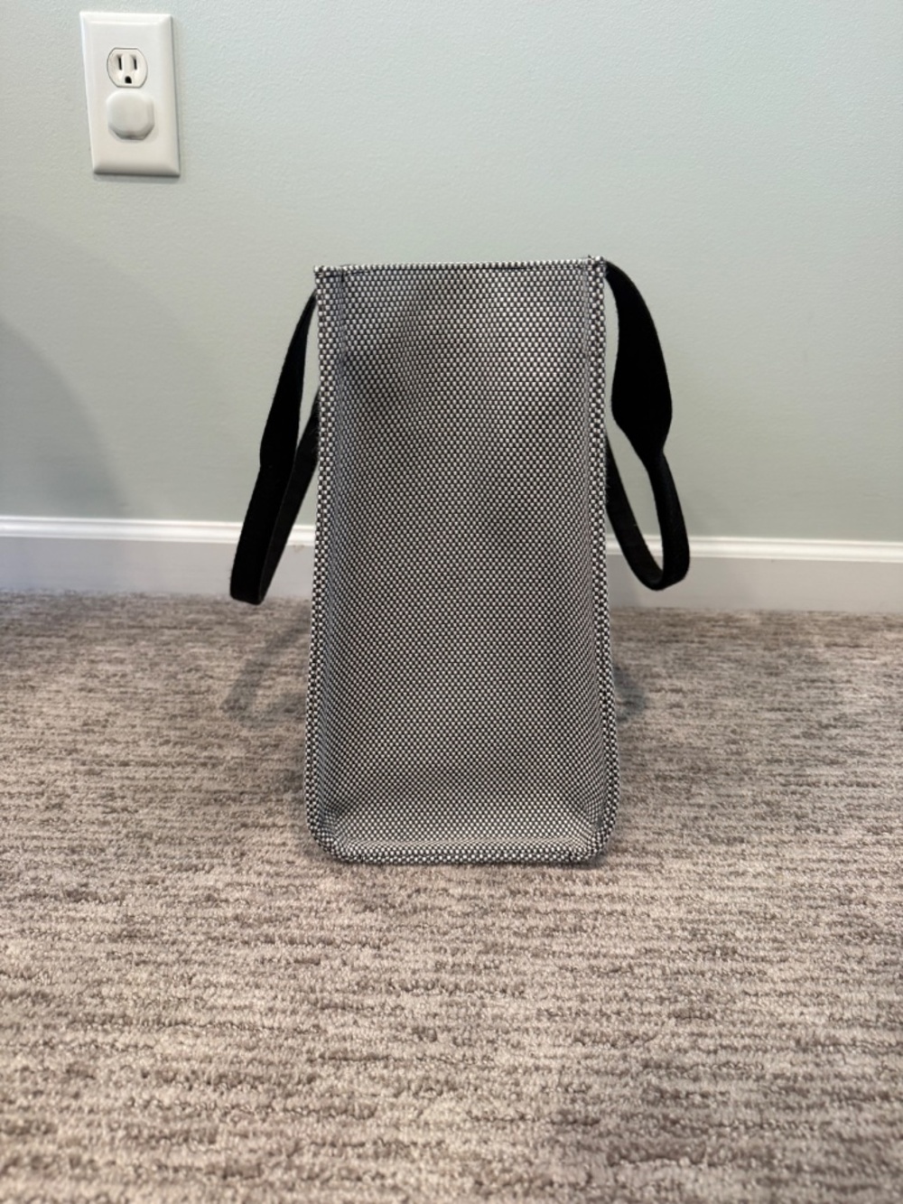 Lululemon Two‑Tone Canvas Tote Bag – Black & White - Picture 2 of 6